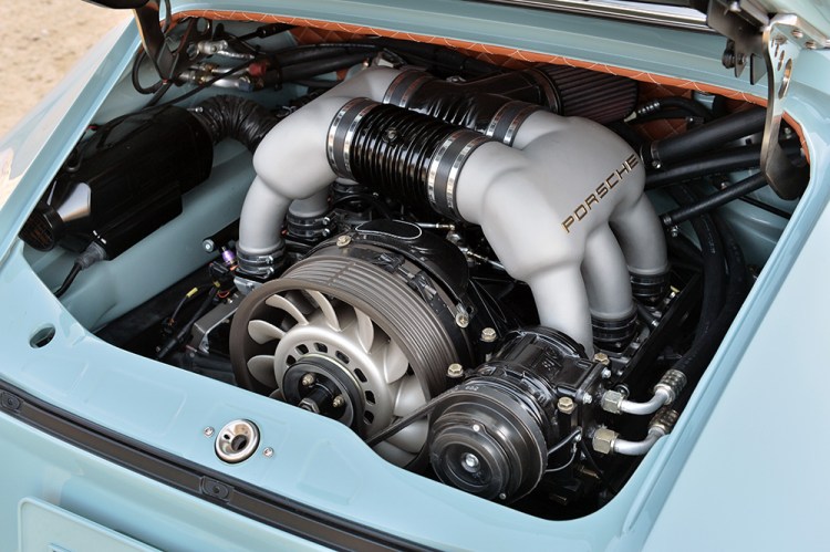 singer-911-racing-blue-25.jpeg